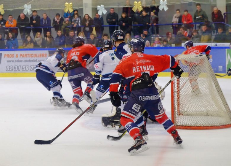 300802-Match_de_Hockey_sur_glace__Caen-Caen_la_mer_Tourisme___Alix_JONET-1200px