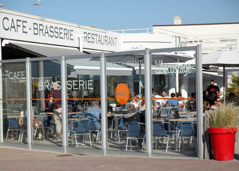 67741-Ouistreham__Cafe-restaurant_L_Accostage-Caen_la_mer_Tourisme___Gregory_WAIT
