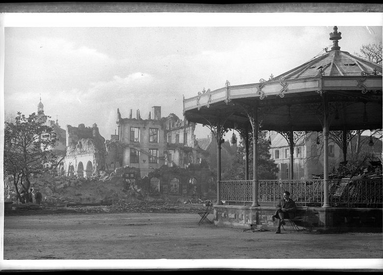 Caen-place-de-la-republique-1944-AD14-Fonds-Robert-Delassalle-3