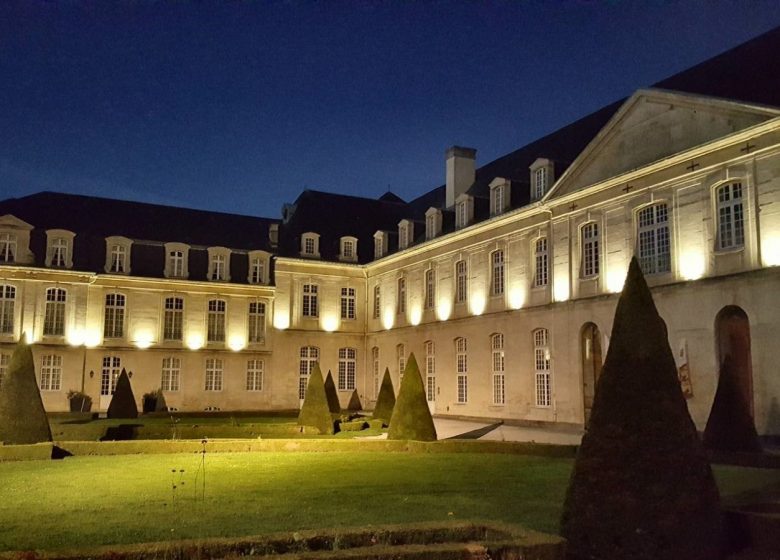 Abbaye aux Dames nocturne